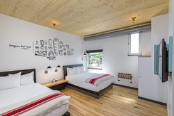  - LARK Hotel Bozeman