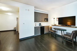  - Holiday Inn & Suites Airport North Calgary