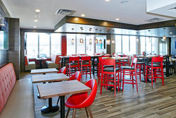  - Holiday Inn & Suites Airport North Calgary