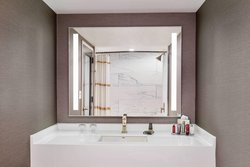  - Marriott Glenpointe Hotel Teaneck - I-95, Exit 70