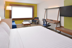  - Holiday Inn Express & Suites East Madison - I-39, I-90 & I-94, Exit 135