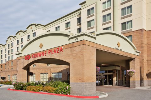 Welcome to Crowne Plaza Anchorage-Midtown