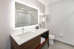  - Holiday Inn & Suites Airport North Calgary