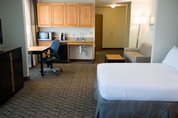  - Holiday Inn Express & Suites Chanhassen