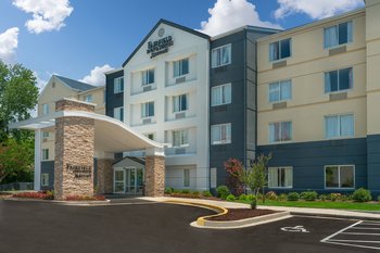 Fairfield Inn & Suites by Marriott I-240 & Perkins