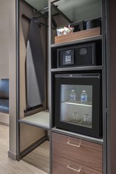  - AC Hotel by Marriott Downtown Louisville - I-65, Exit 136C