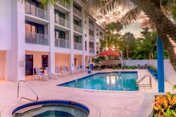  - Courtyard by Marriott Hotel Naples