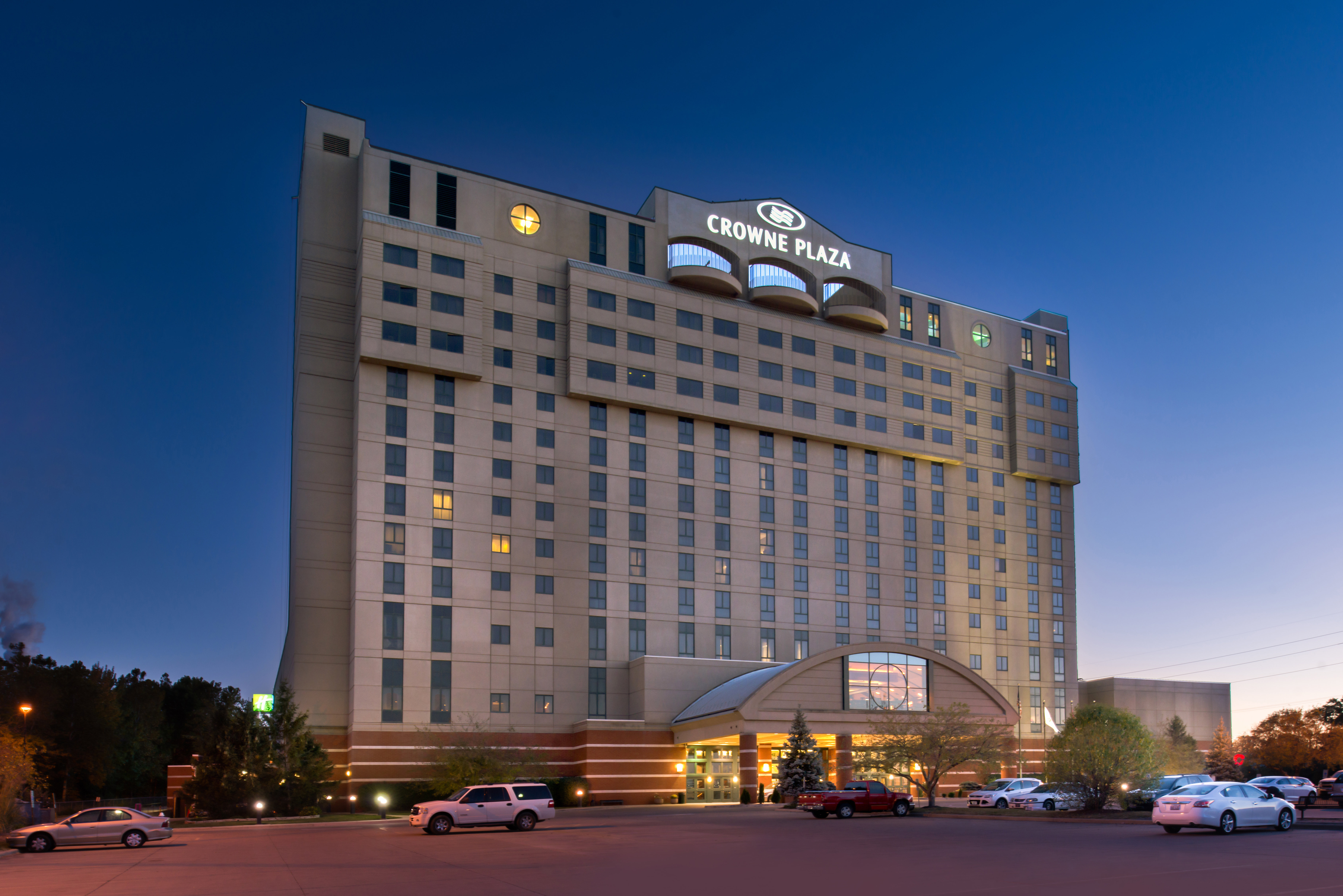Crowne Plaza is located within minutes of Knight's Action Park.