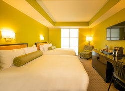  - Opus Hotel Vancouver