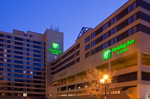 Welcome to the Holiday Inn & Suites Duluth-Downtown!