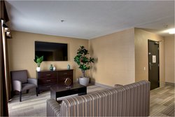  - Holiday Inn Express Costa Mesa