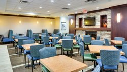  - Holiday Inn Express Springfield - I-95 & I-495, Exit 169