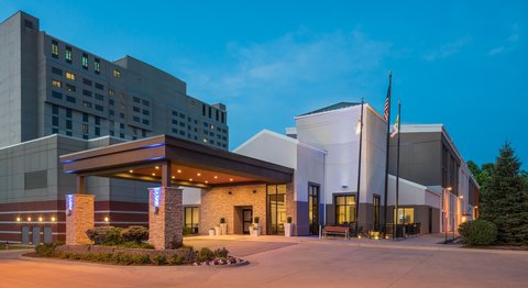 Welcome to the Holiday Inn Express & Suites Springfield, Illinois