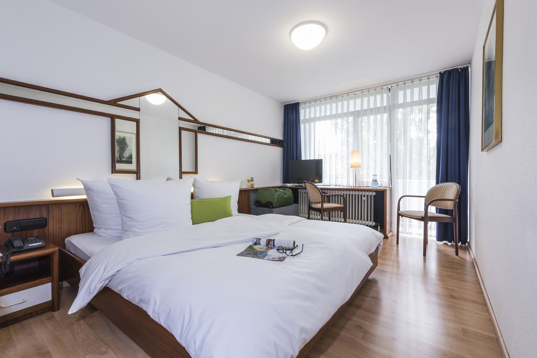 HOTEL BERLIN-guestroom-Double room classic.jpg