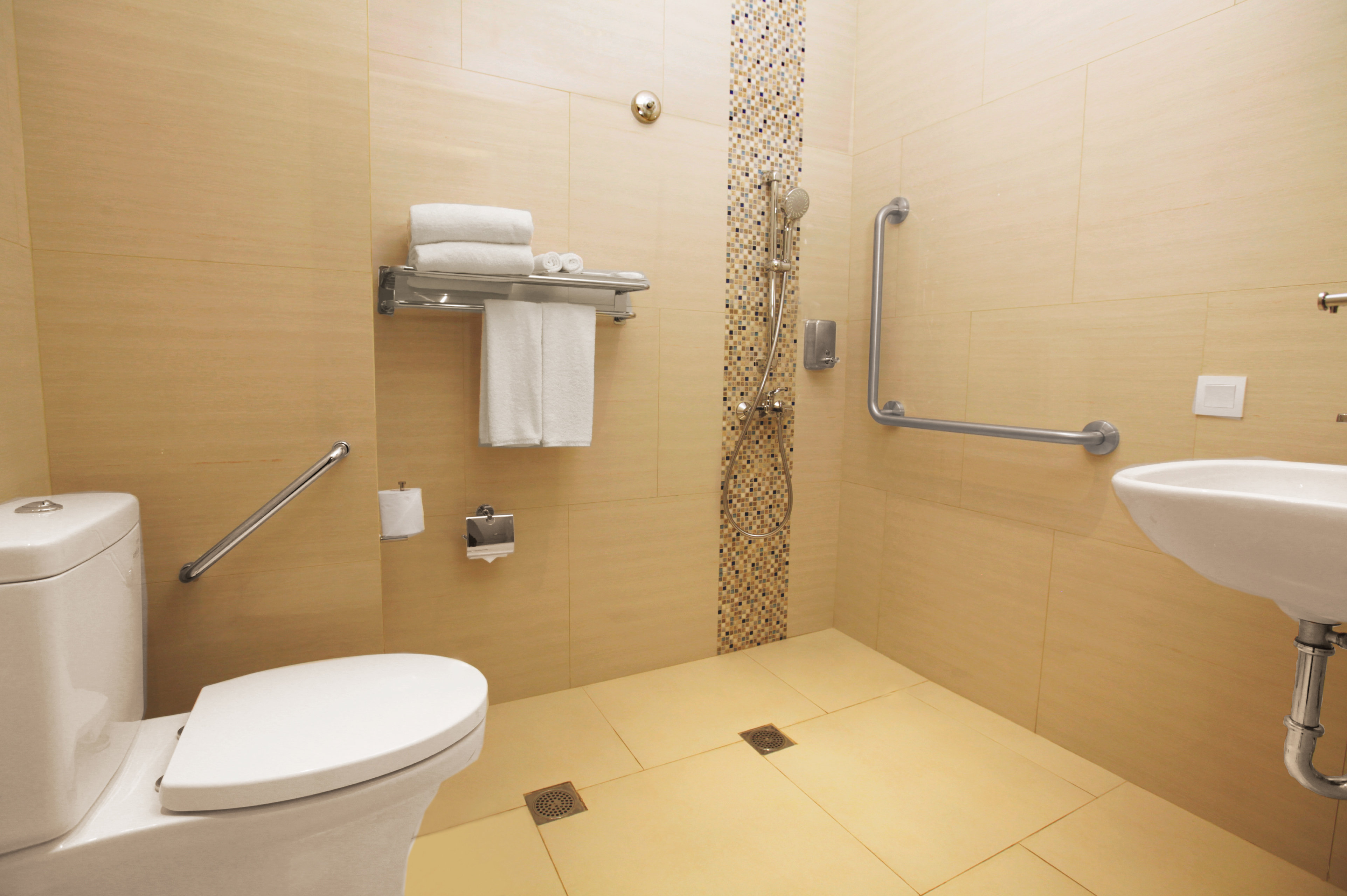HOLIDAY INN EXP INTERNATIONAL BY IH-guestroom-Bathroom in Accessible Bedroom.jpg