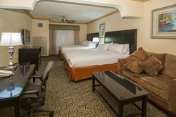  - Holiday Inn Express Central Bakersfield