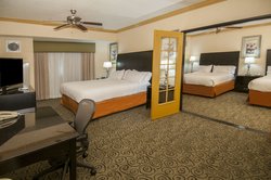  - Holiday Inn Express Central Bakersfield