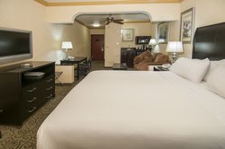  - Holiday Inn Express Central Bakersfield