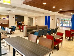  - Holiday Inn Express & Suites Airport Raleigh