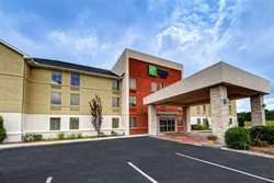  - Holiday Inn Express & Suites Crossville - I-40, Exit 322