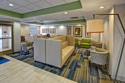  - Holiday Inn Express & Suites Crossville - I-40, Exit 322