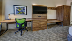  - Holiday Inn Express & Suites Crossville - I-40, Exit 322