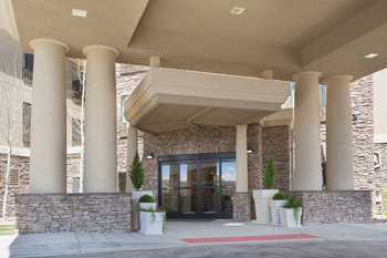 Holiday Inn Express & Suites