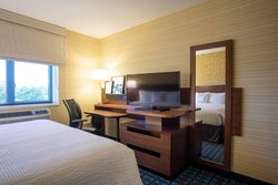  - Fairfield Inn & Suites by Marriott Fresh Meadows