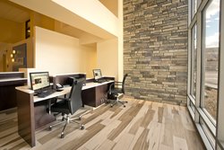  - Holiday Inn Express & Suites Downtown Colorado Springs - I-25, Exit 142