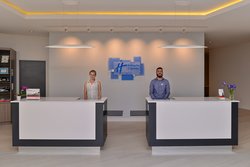  - Holiday Inn Express & Suites Mission Valley San Diego - I-8, Exits 4A & 4B