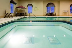  - Holiday Inn Express & Suites Oshkosh - I-41, Exit 119