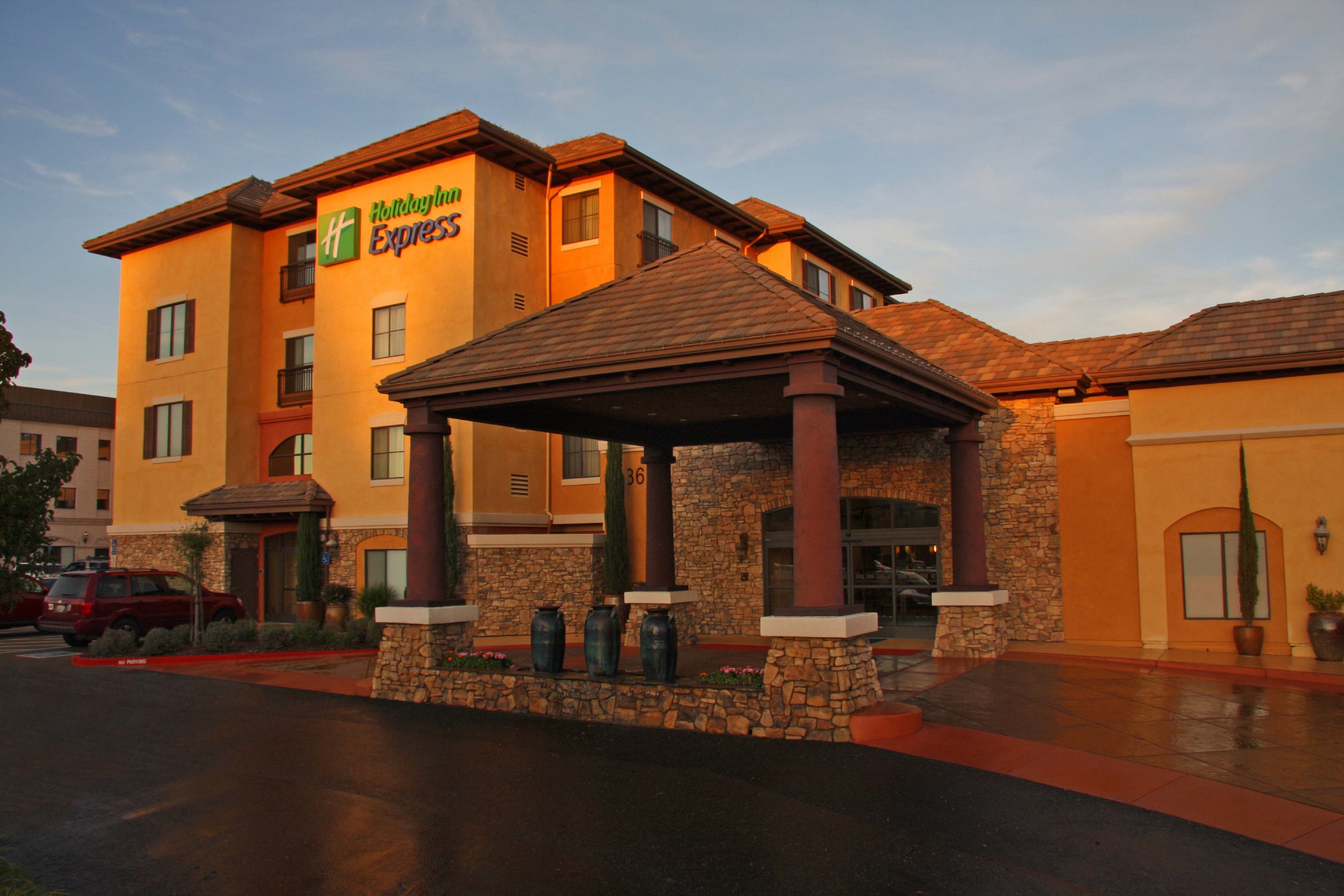 HOLIDAY INN EXP STES EL DORADO BY I-guestroom-Welcome to the Holiday Inn Express & Suites El Dorado Hills.jpg