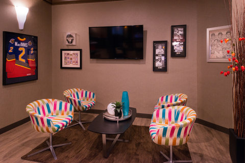 Relax and a drink at St Louis Sports Hall of Fame Bar & Grill.