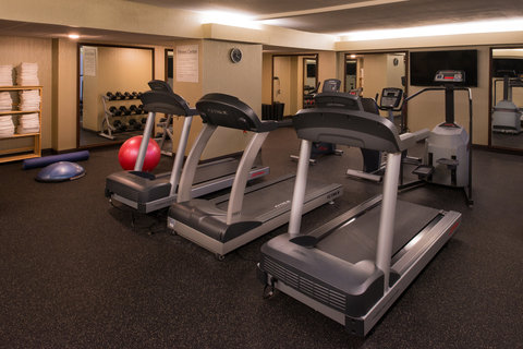 Stick with your workout routine even while you\'re traveling