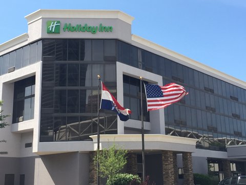 Stay with Holiday Inn St. Louis - Downtown Conv Ctr!