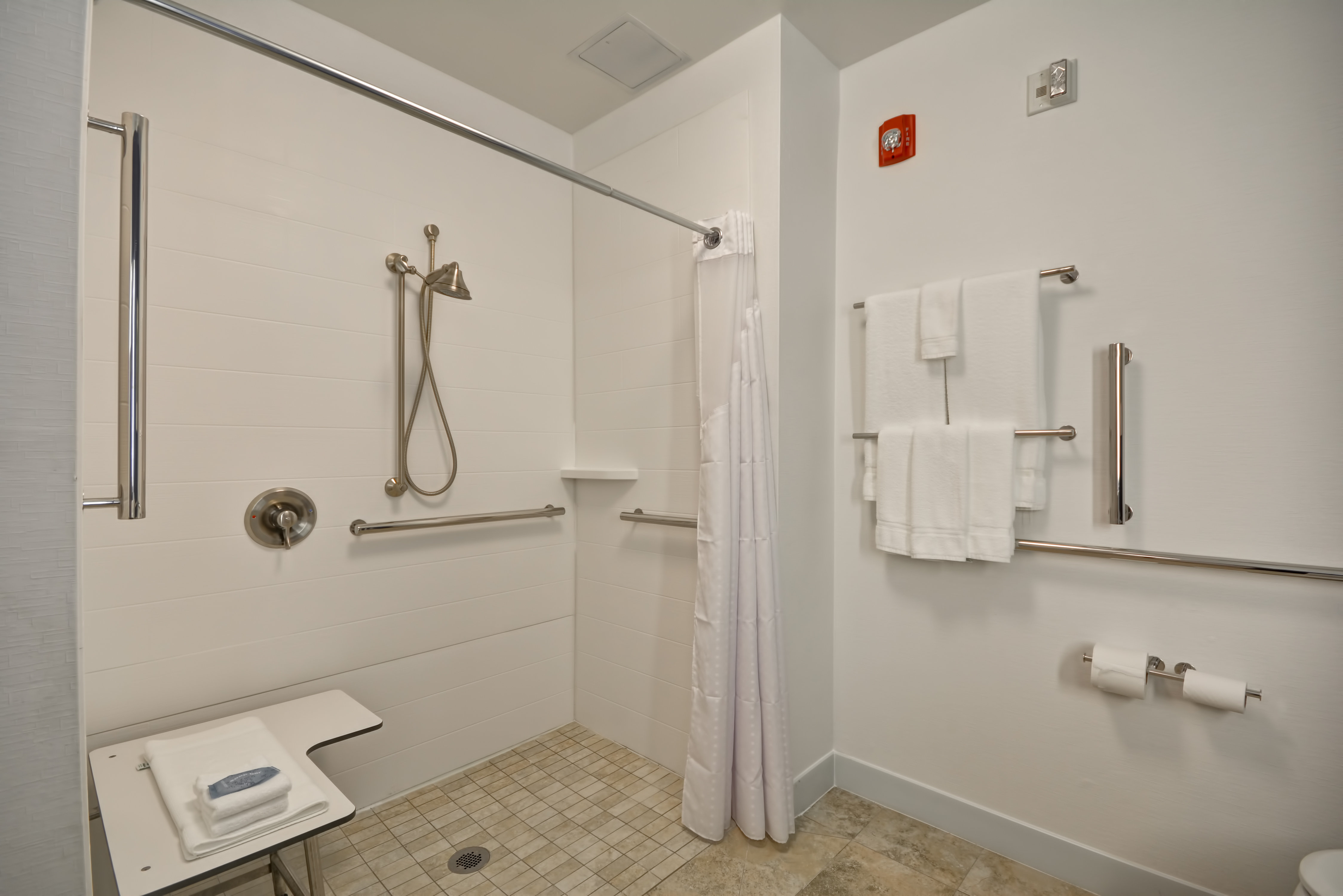 Holiday Inn Express Evansville East King with Roll In Shower