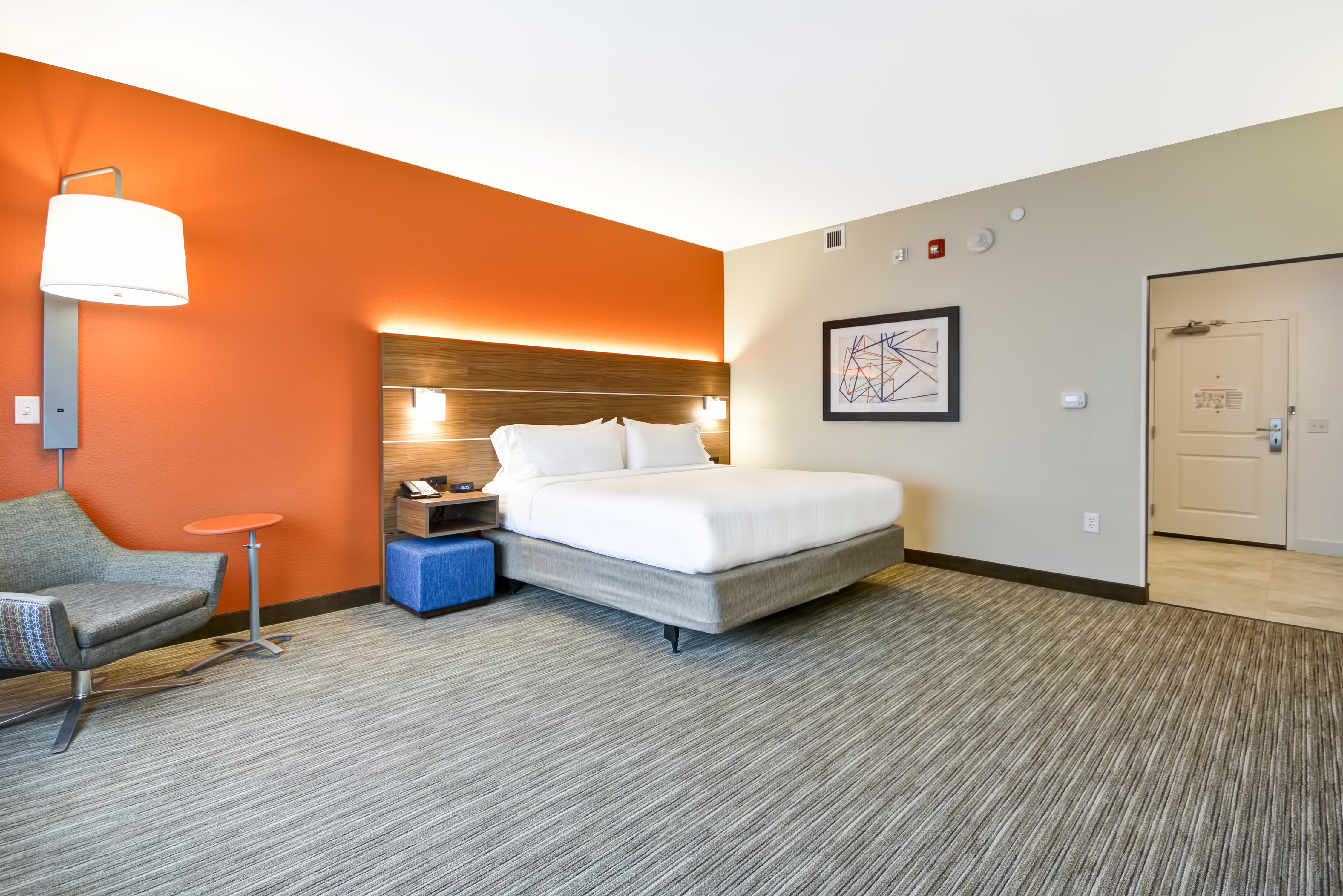 Holiday Inn Express East Evansville King accessible 