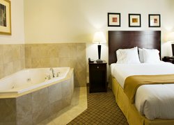  - Holiday Inn Express & Suites Childress