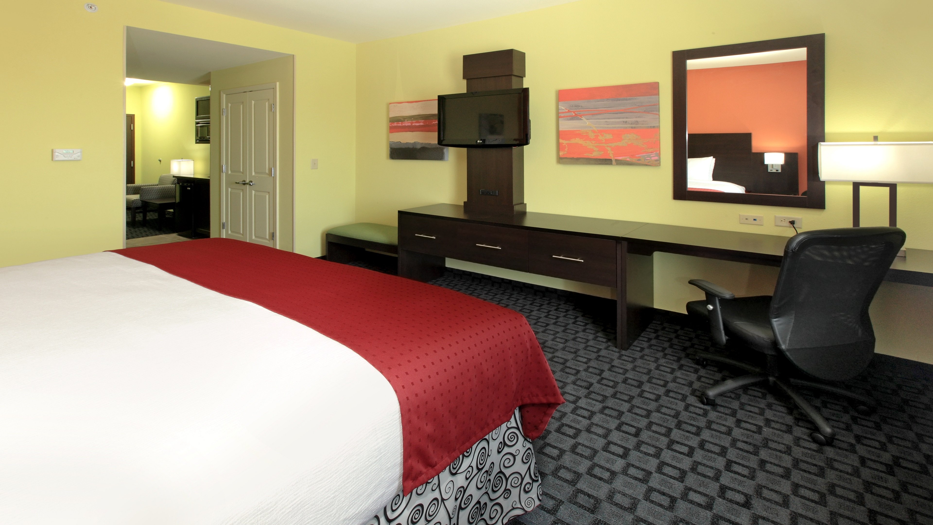 HOLIDAY INN GARLAND BY IHG-guestroom-Junior Suite.jpg