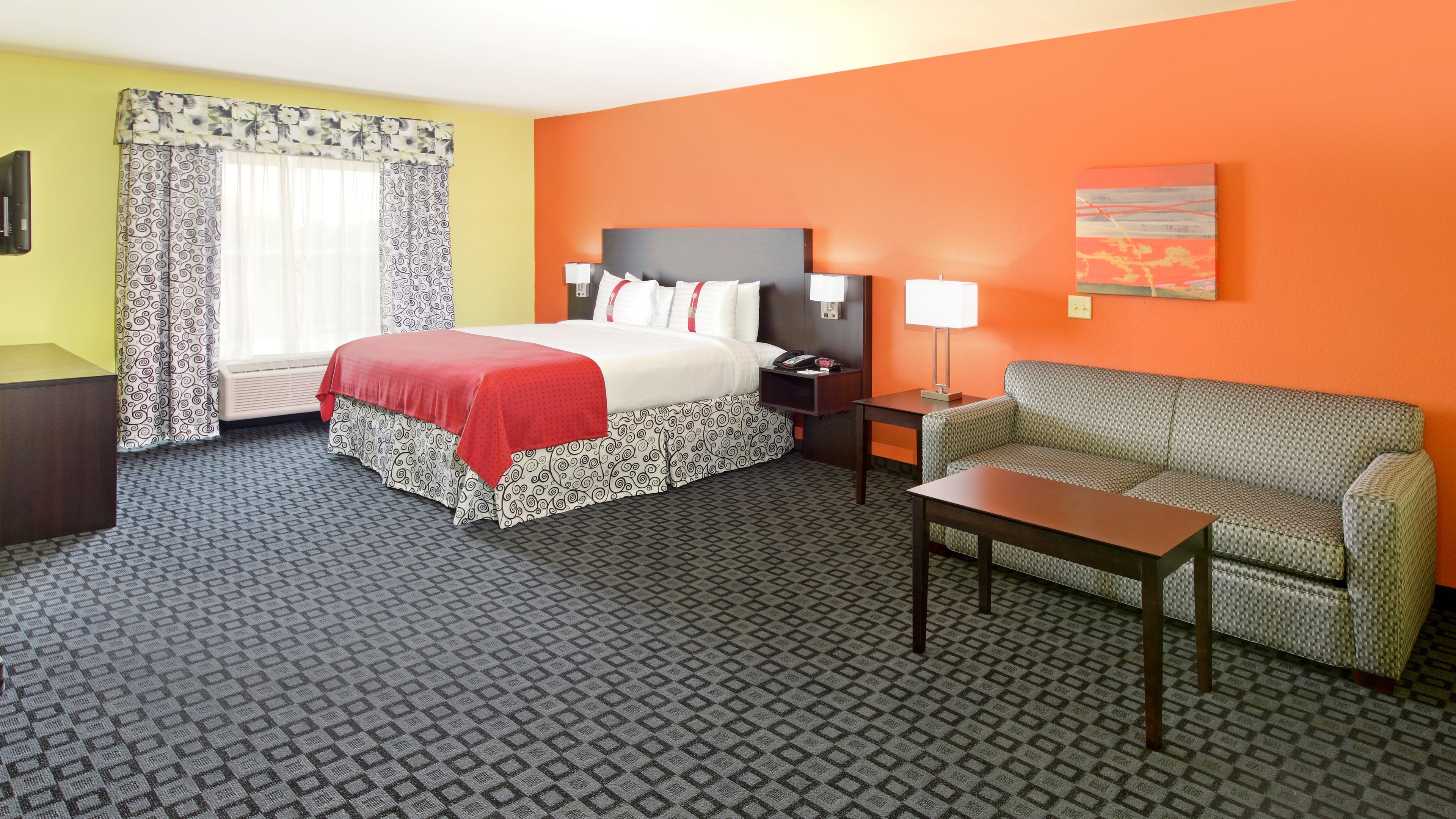 HOLIDAY INN GARLAND BY IHG-guestroom-Guest Room.jpg