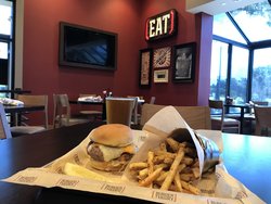  - Holiday Inn & Suites Carol Stream