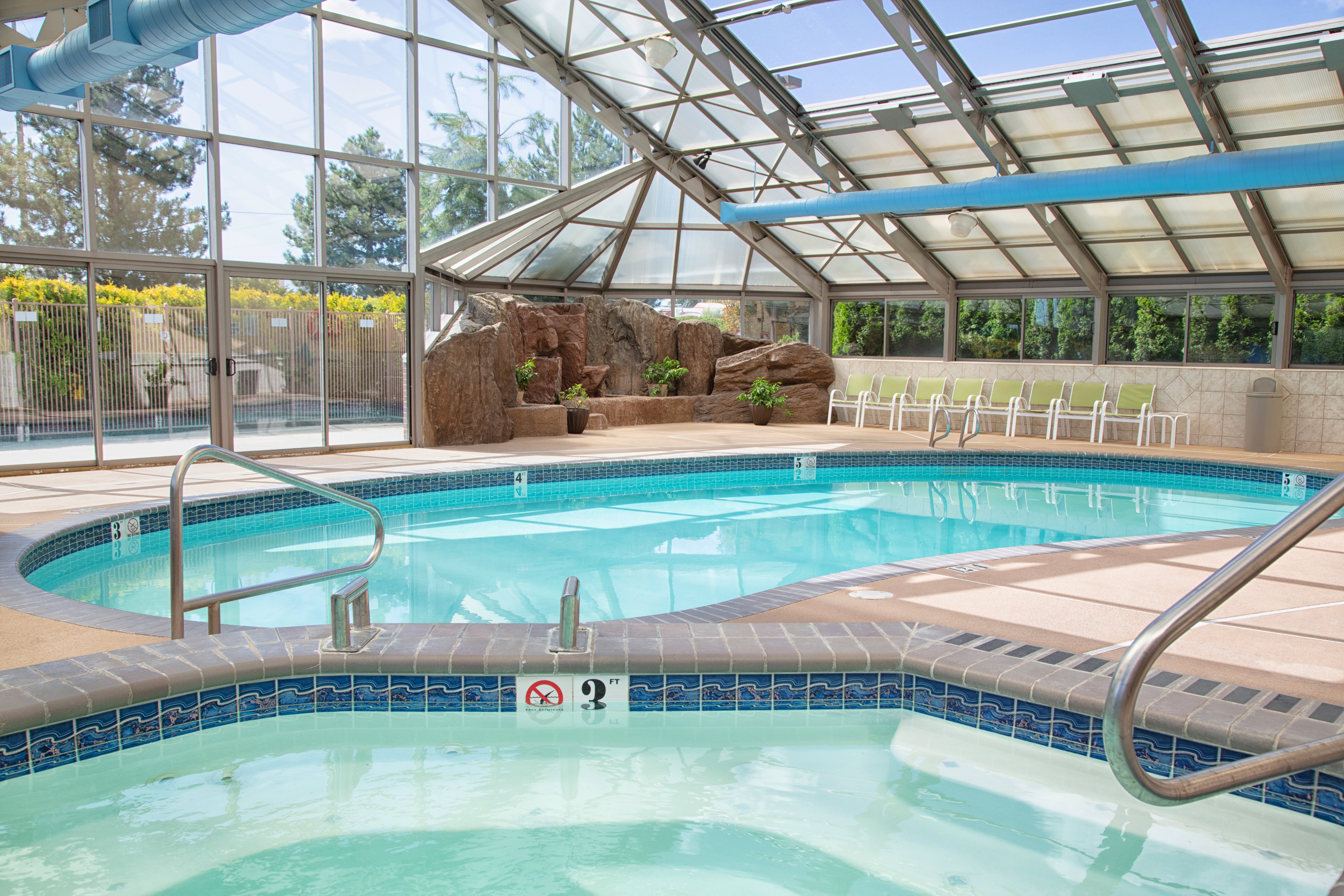 Pool & Spa - Open 24 hrs - Indoors