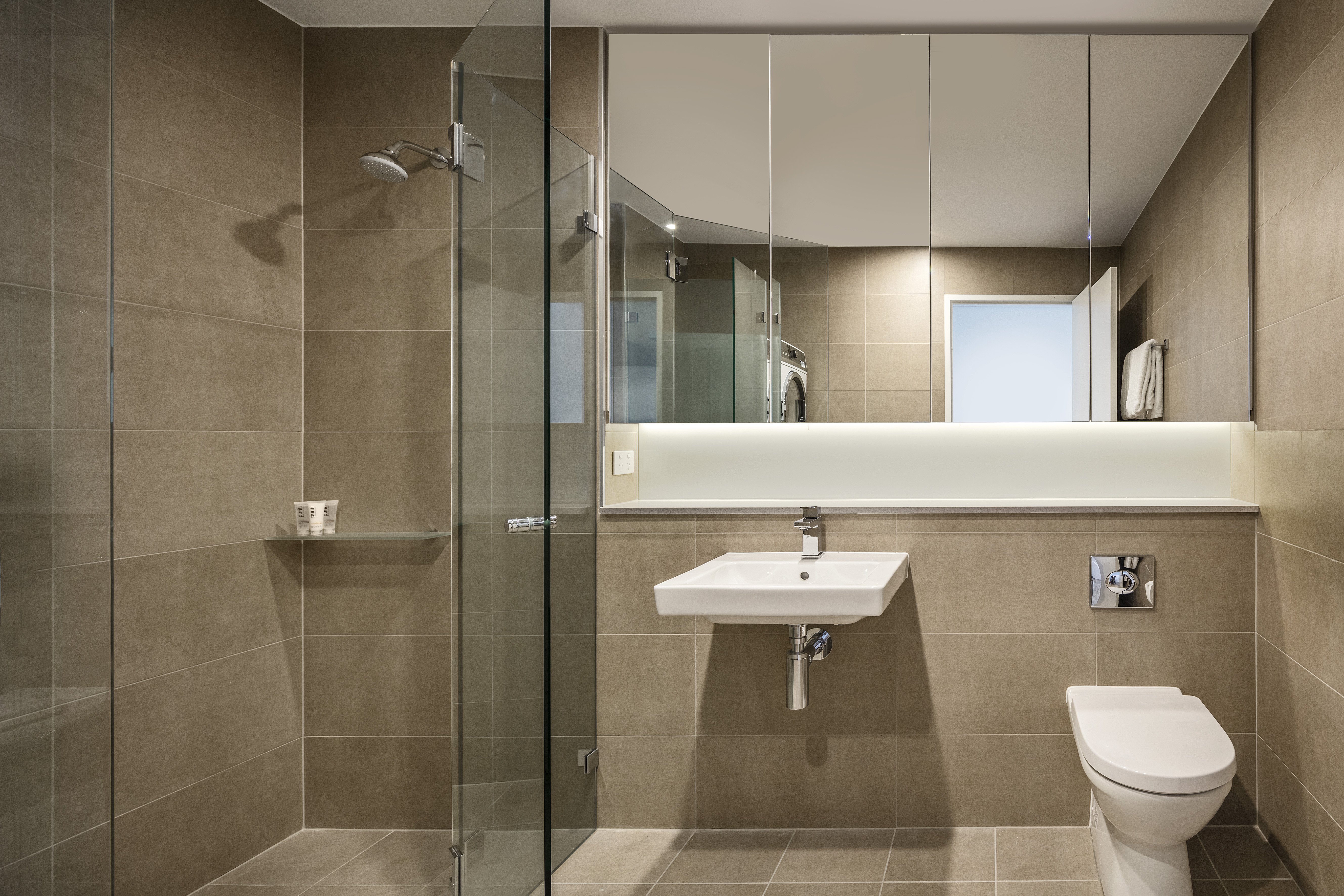 QUEST ST LEONARDS-guestroom-Bathroom.jpg
