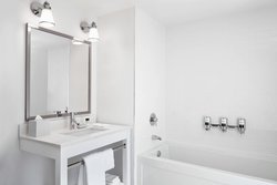  - Four Points by Sheraton Hotel Airport Kelowna