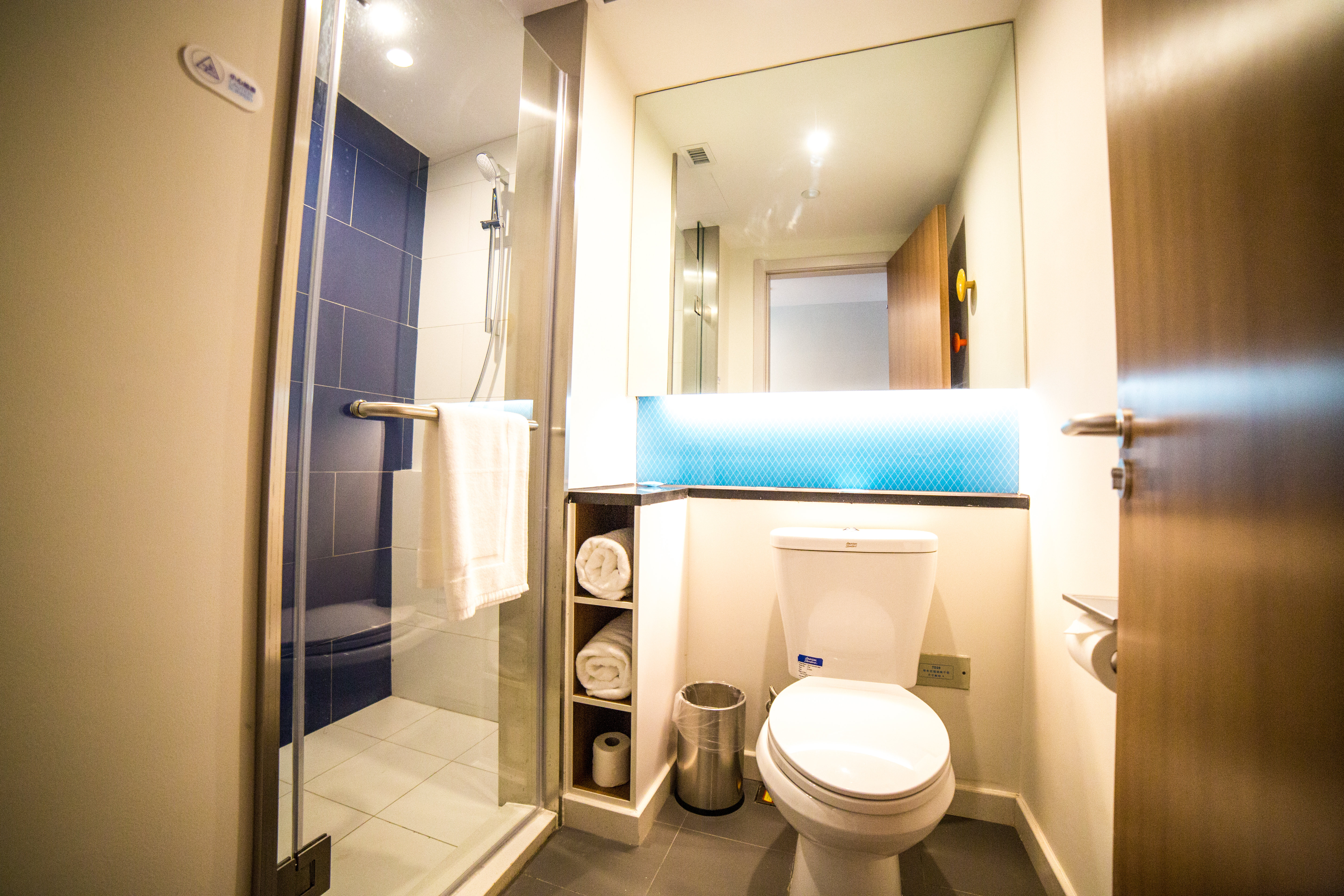 HOLIDAY INN EXP XUANWU LAKE BY IHG-guestroom-Guest Bathroom.jpg