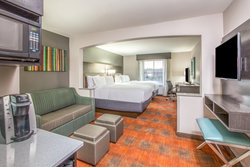  - Holiday Inn Express & Suites Shawnee - I-435, Exit 5