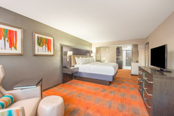  - Holiday Inn Express & Suites Shawnee - I-435, Exit 5