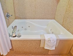  - Holiday Inn Express & Suites Dyersburg - I-155, Exit 13