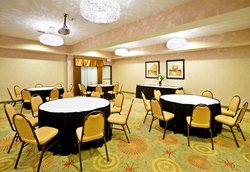  - Holiday Inn Express & Suites East Dallas - I-30, Exit 52