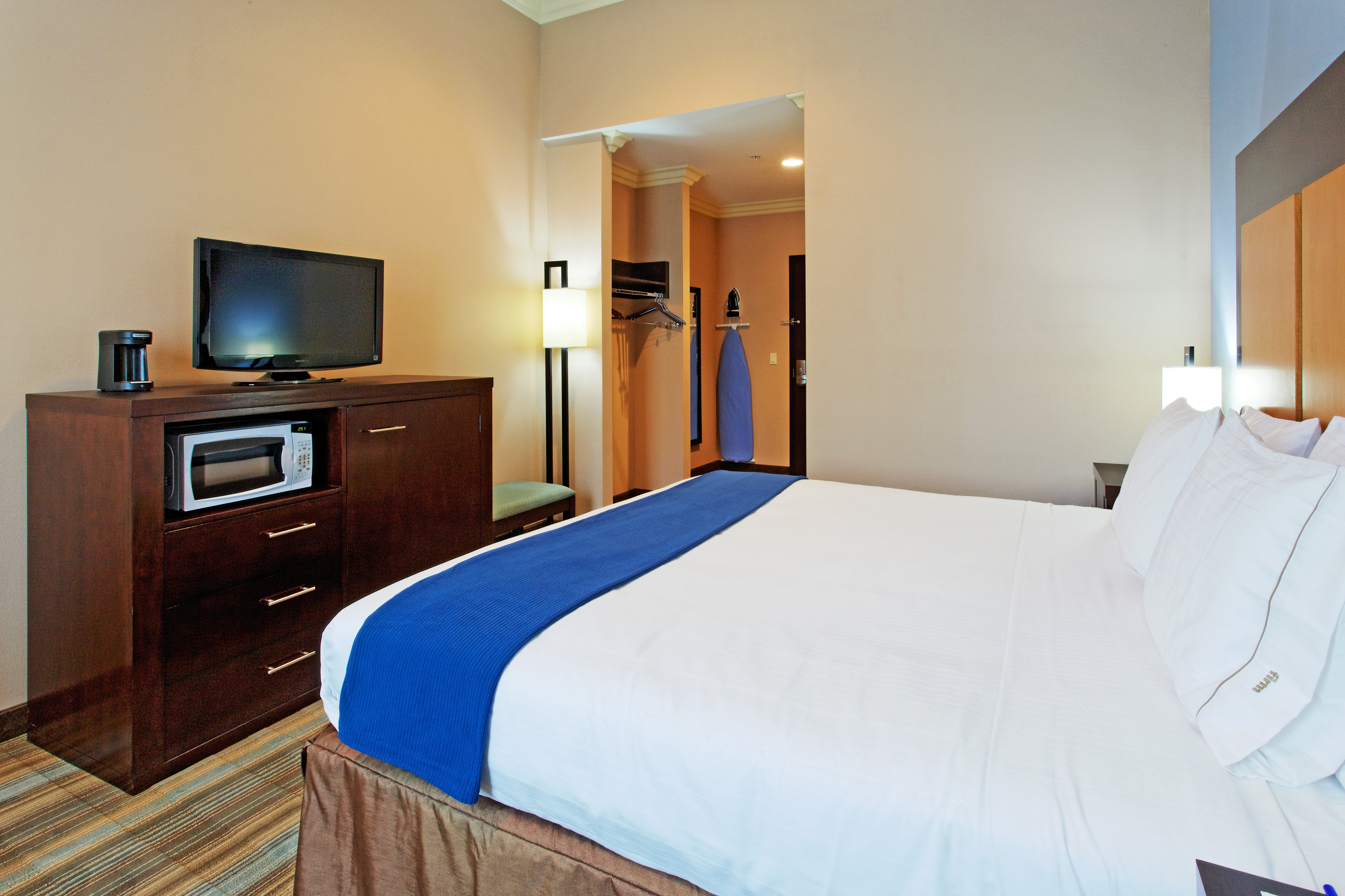 Holiday Inn Express Benicia Guest Room